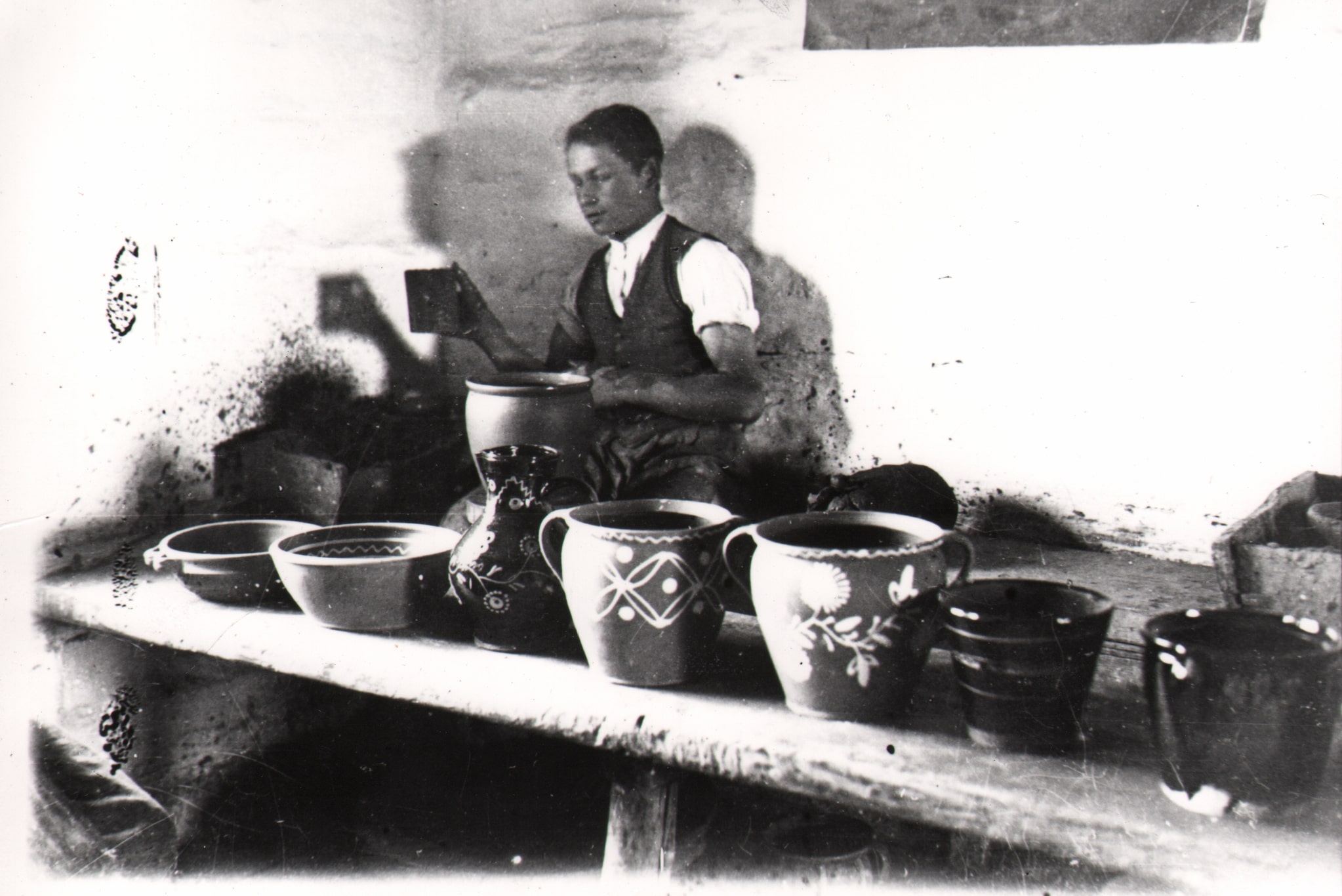 104 A.F. Etnografia, Garncarz przy pracy, Kołaczyce 1935 r.