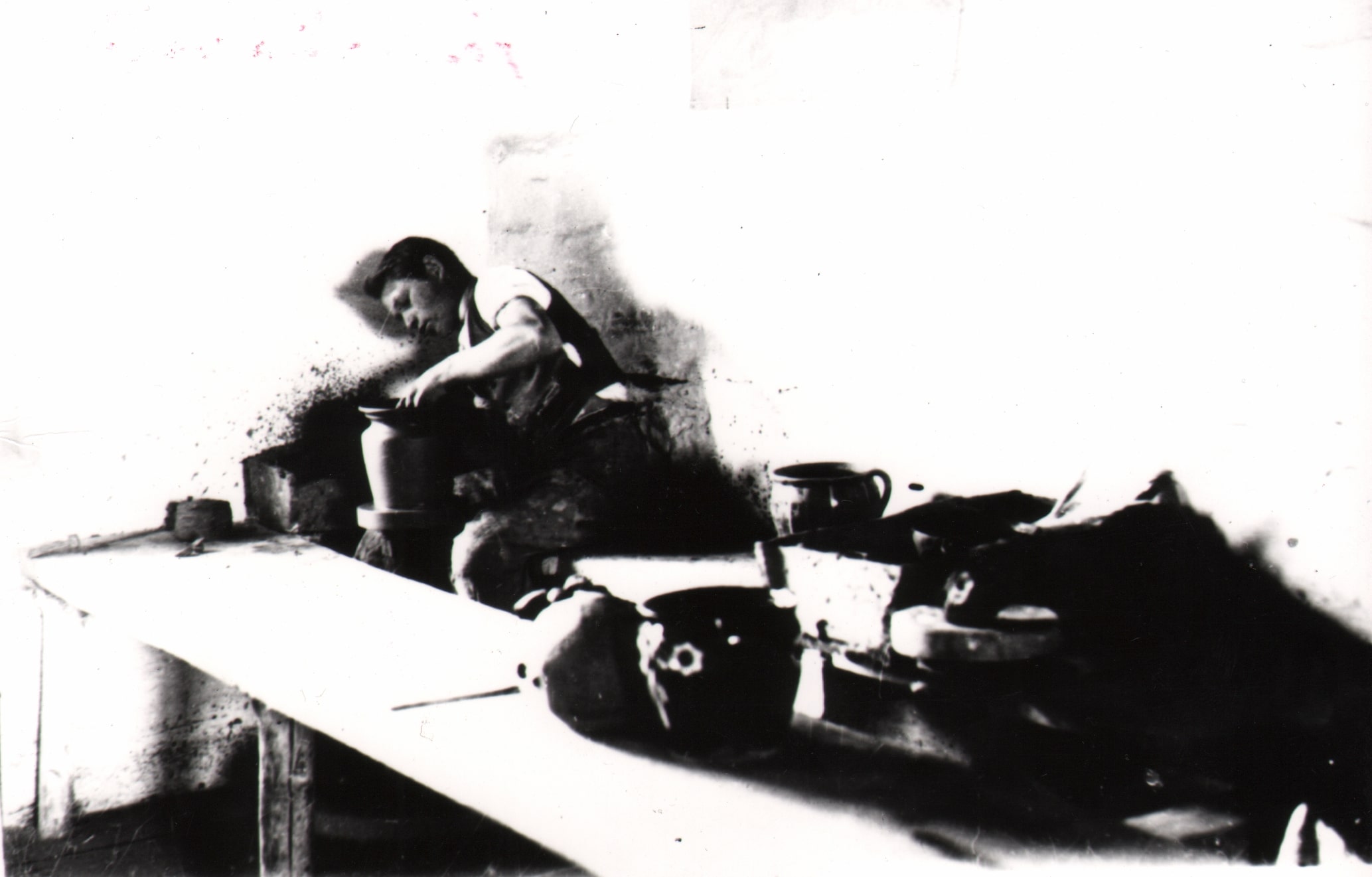 106 A.F. Etnografia, Garncarz przy pracy, Kołaczyce 1935 r.