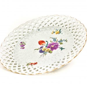 1090 ah talerz porcelanowy, motyw kwiatów, niemcy-miśnia xviii w.
