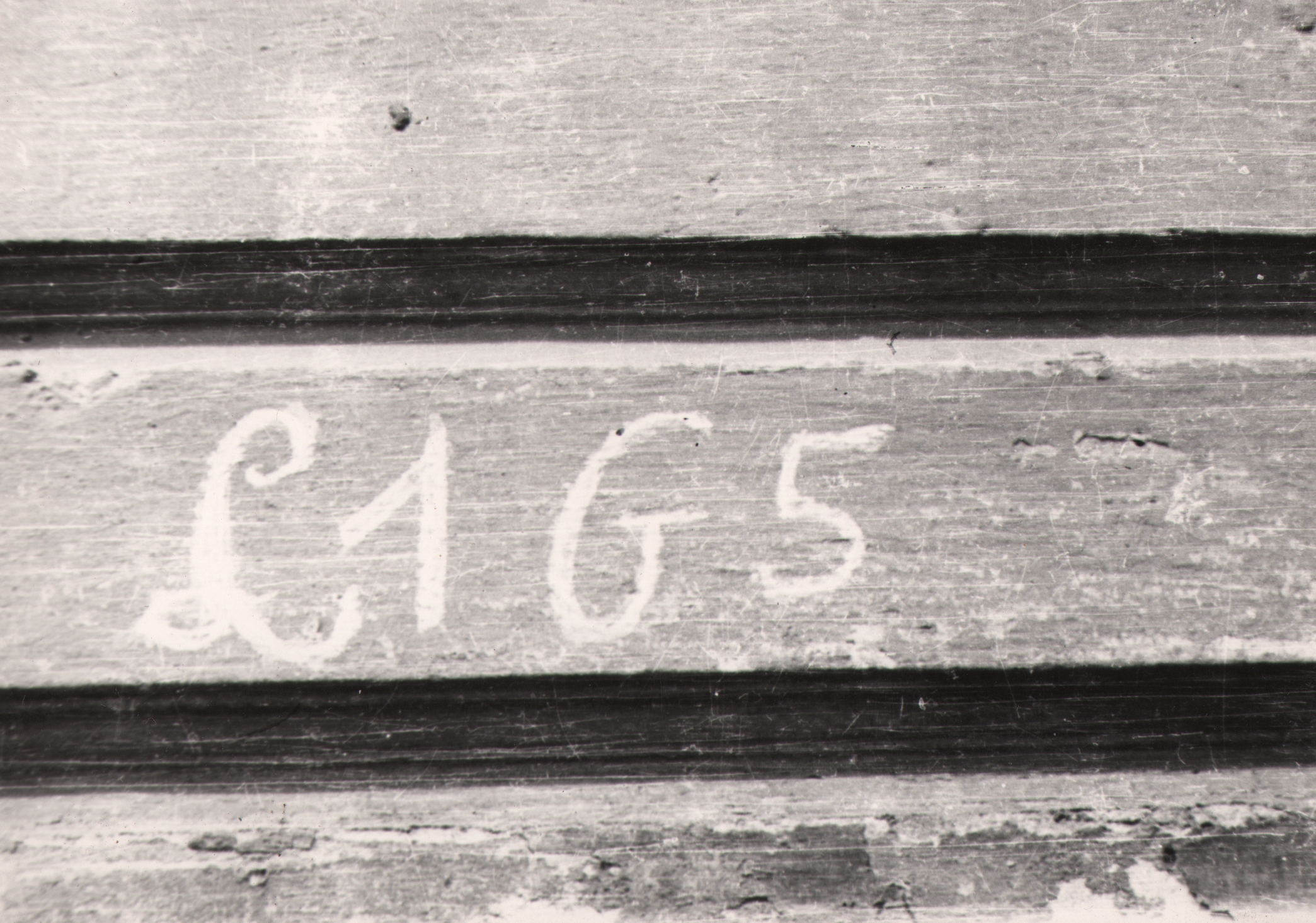113 af jasło, znak niemiecki na murze zniszczonego budynku. 1944 r.