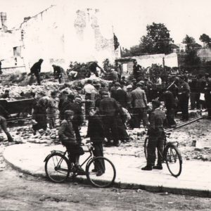 118 af jasło, ruiny magistratu, odgruzowywanie, 1945 r.