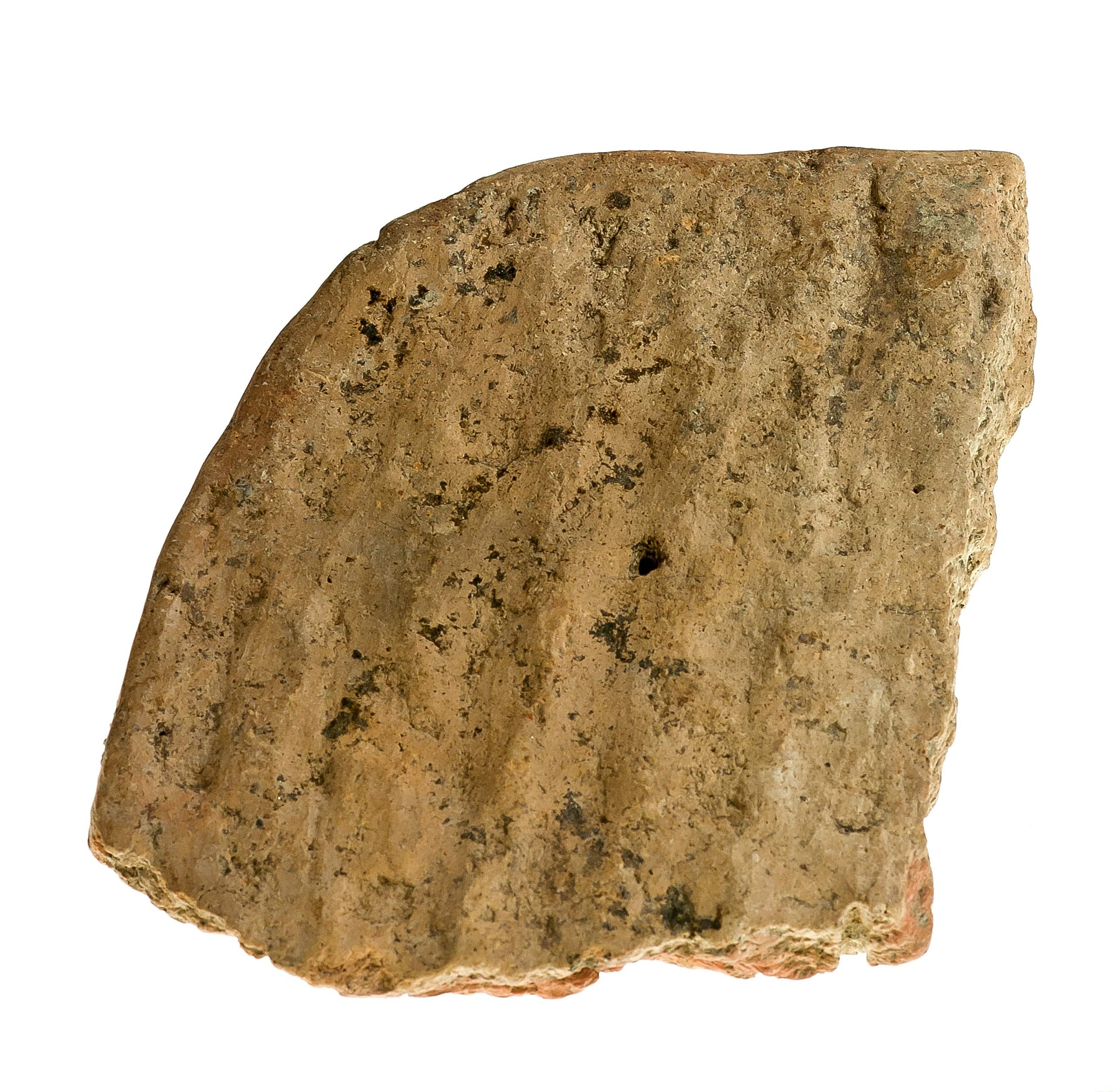 1505-7 M. A. Placek gliniany – naczynie (Błażkowa stan. 4, pow. jasielski) ok. VIII w. p. n. e, glina