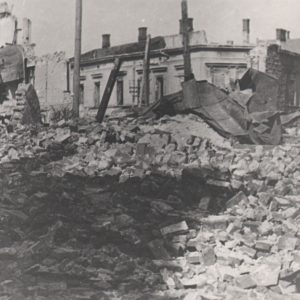 223 afh jasło 1945 r.  ruiny zniszczonych domów przy asnyka