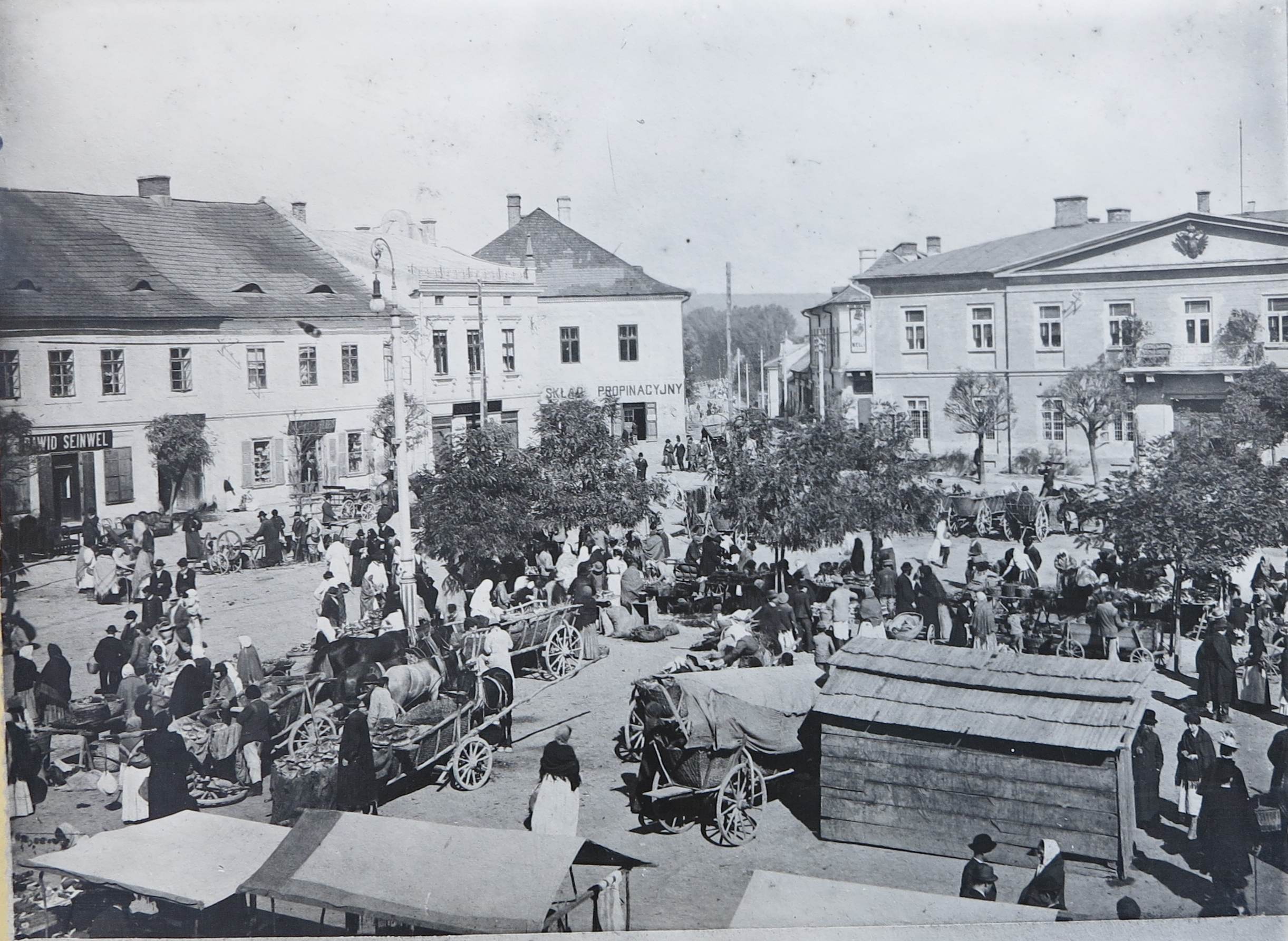 25 af rynek w jaśle podczas targu pocz xx w.
