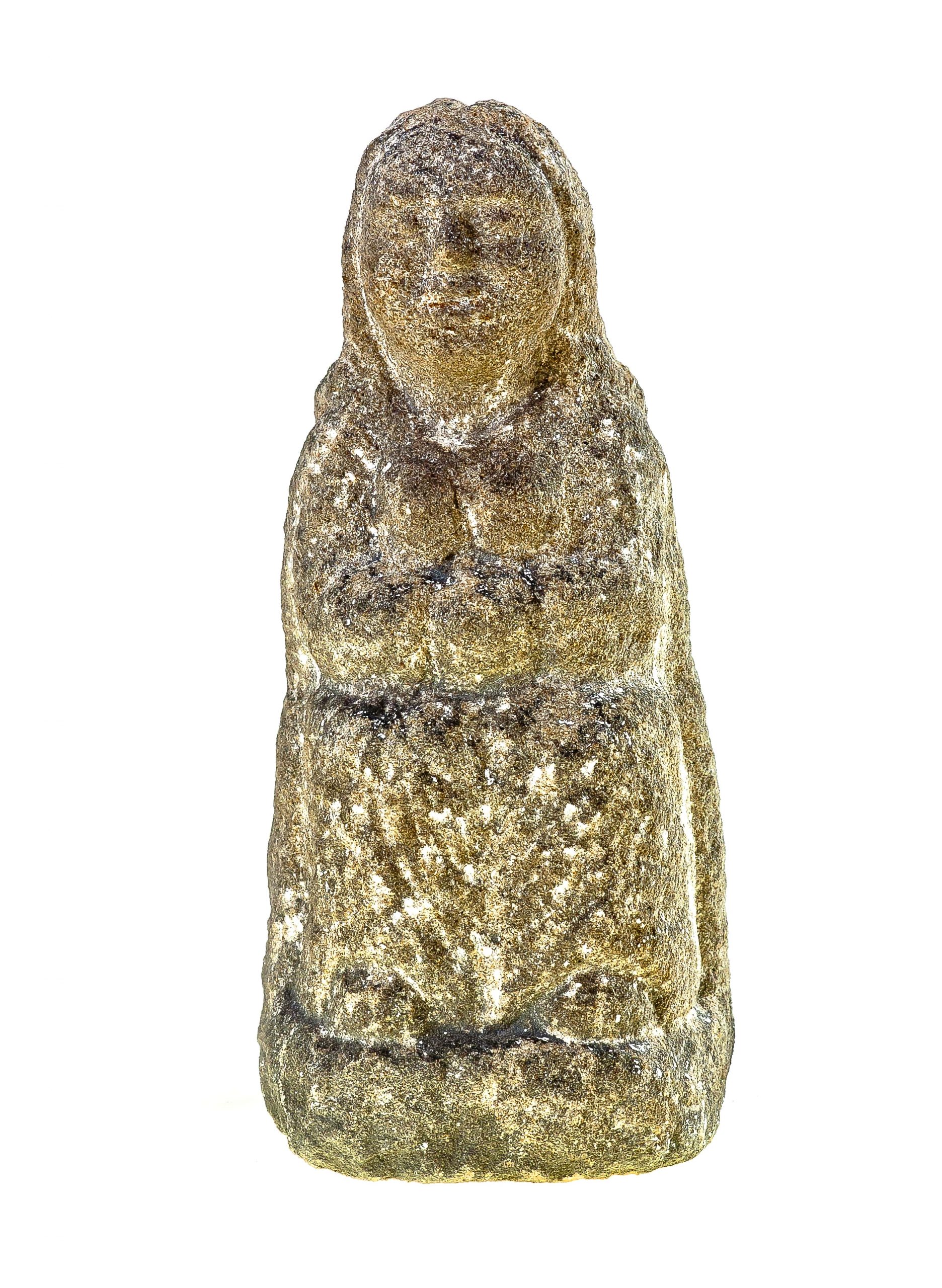 3009 etnografia - kobieta, figura kamienna, wykonana przez karola breja, ok. roku 1970, wys. 25,5 cm, szer. 11,5 cm, gł. 10,7 cm  -min