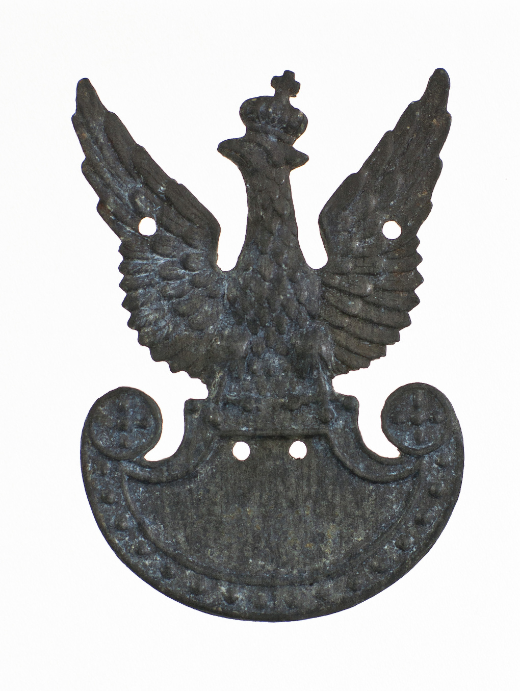 3021 ah orzełek wz.19 z blachy cynkowej z otworami do przyszycia, 1919 r. 5,5x3,8 cm.