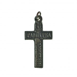 427 ah biżuteria patriotyczna, krzyżyk pamiątka wydarzeń 8 kwietnia 1961 r.4,2x2,3 cm