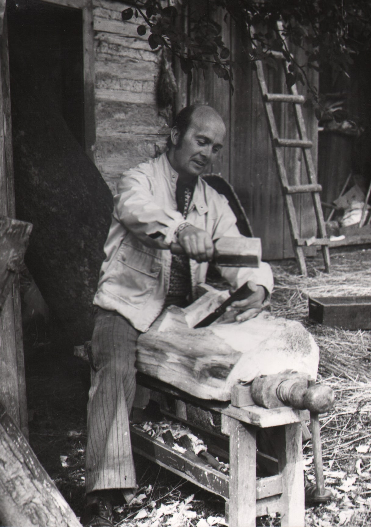 433 A.F. Etnografia, Rzeźbiarz Antoni Bolek z Załęża 1978 r.