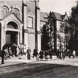 57 af kaplica gimnazjalna i gimnazjum przed 1939 r.
