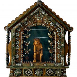673 etnografia - kapliczka, osobnica, przełom xix i xx w., wys. 43 cm, szer. 37 cm, gł. 11 cm