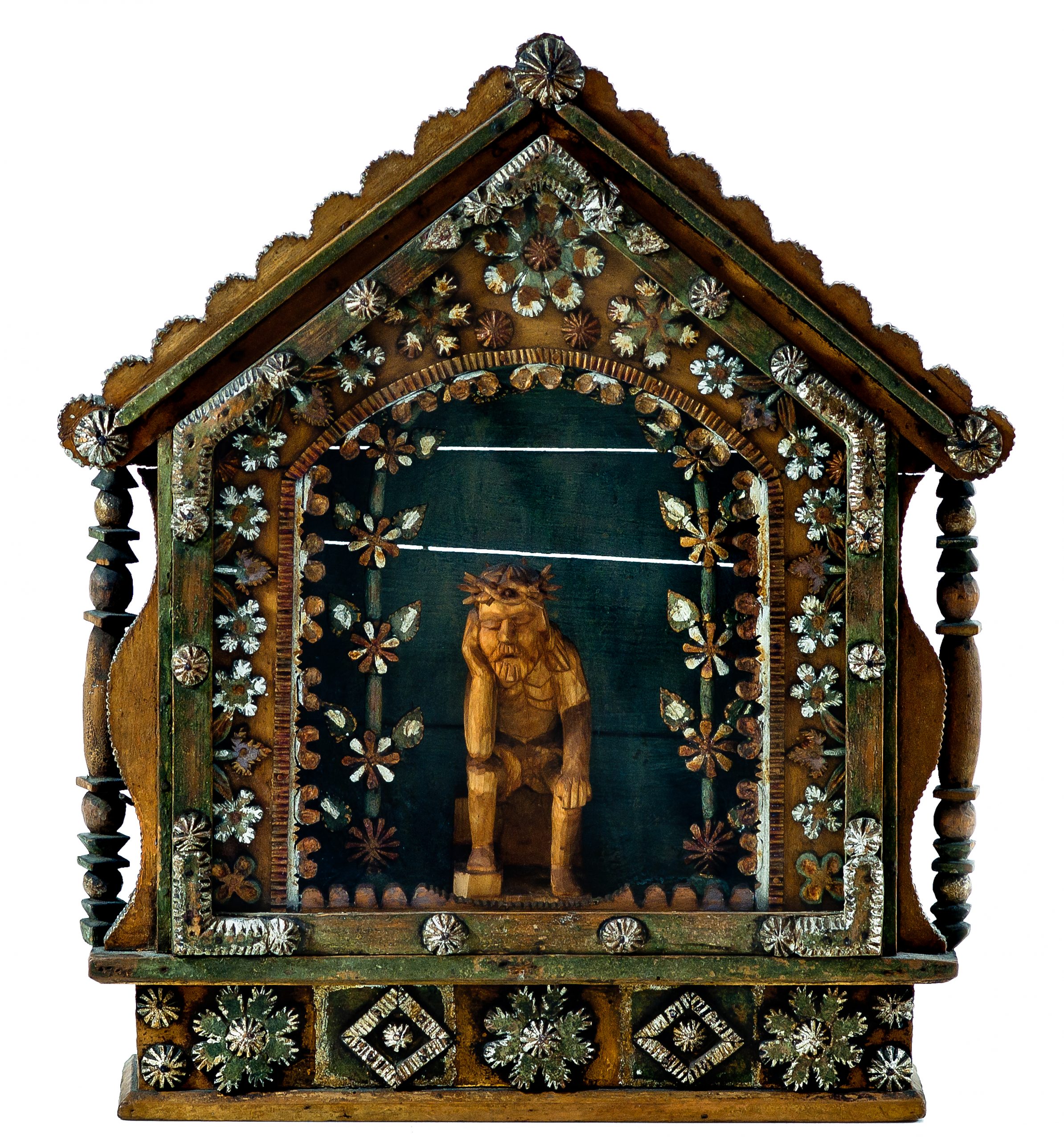 673 etnografia - kapliczka, osobnica, przełom xix i xx w., wys. 43 cm, szer. 37 cm, gł. 11 cm