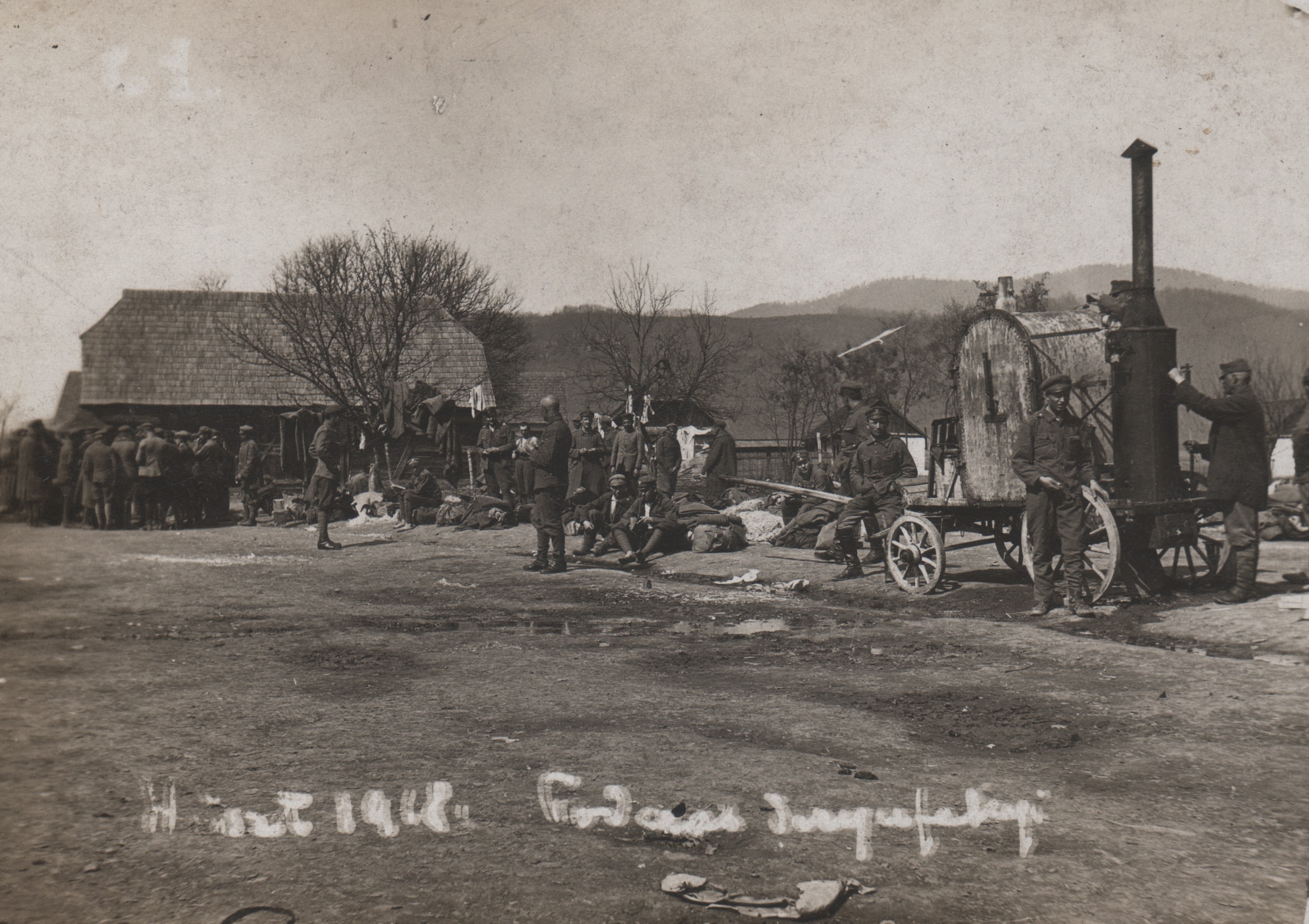 7538-7 afh internowani w obozie w huszt po buncie ii brygady legionów, dezynfekcja 1918 r.