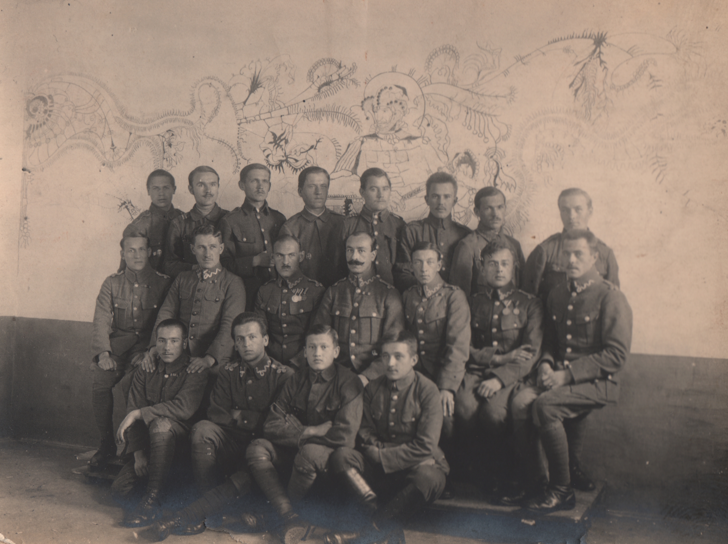 7543-2 afh internowani w obozie w huszt po buncie ii brygady legionów, grupa więźniów, 1918 r.