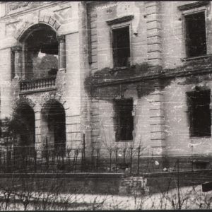 81 af jasło, ruiny dawnego banku austro-węgierskiego, po ii wojnie.