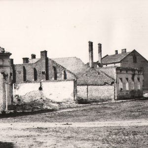 85  af jasło, ruiny stary rynek, obecnie plac bartłomieja z jasła od strony zachodniej, 1945 r.