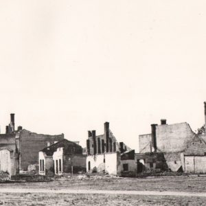 87  af jasło ruiny, stary rynek, plac bartłomieja od strony zachodniej, 1945 r.