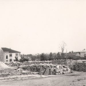 91  jasło, ruiny magistratu, plac w głębi po lewej to dom kiełbasy przy h sawickiej i jurysia przy Śniadeckich, 1945 r.
