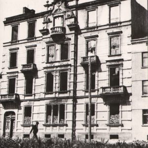 97 jasło ruiny budynku propera przy ul. kościuszki.  1956 r.