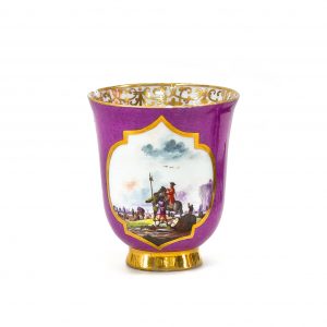 985 ah kubek porcelanowy, niemcy-miśnia, przed 1730 r. wys. 8 cm.