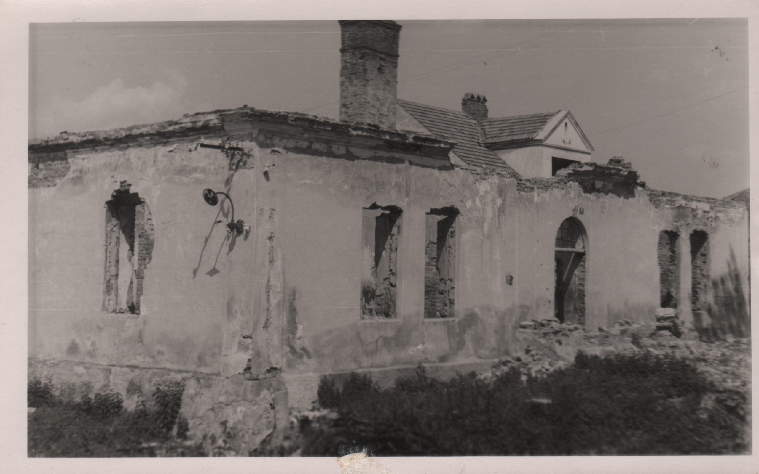351 afh jasło, ruiny  ochronka na rogu gołębiej 1945 r.