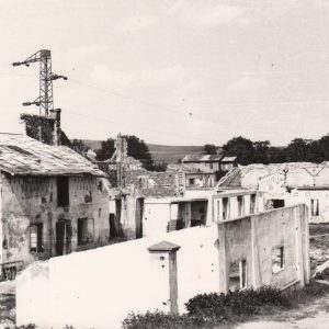 mrj 83  afh jasło, ruiny przy ul. kazimierza wielkiego 1945 r.
