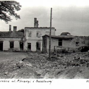 902 afh jasło ruiny domów przy ul. piotra skargi i basztowej - piekarnia, 1945 r. diapozytyw stanisława witowskiego