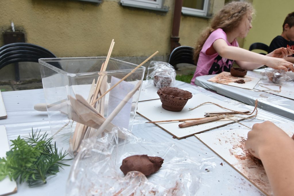 Świat gliny – wakacje w muzeum