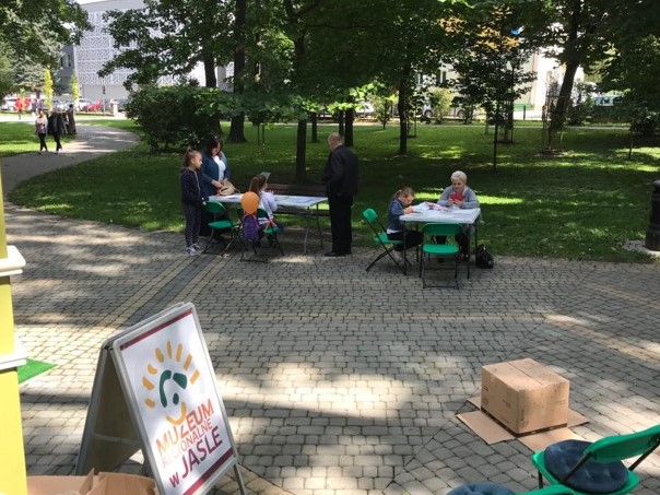 zabawy w parku miejskim - 25.08.2021