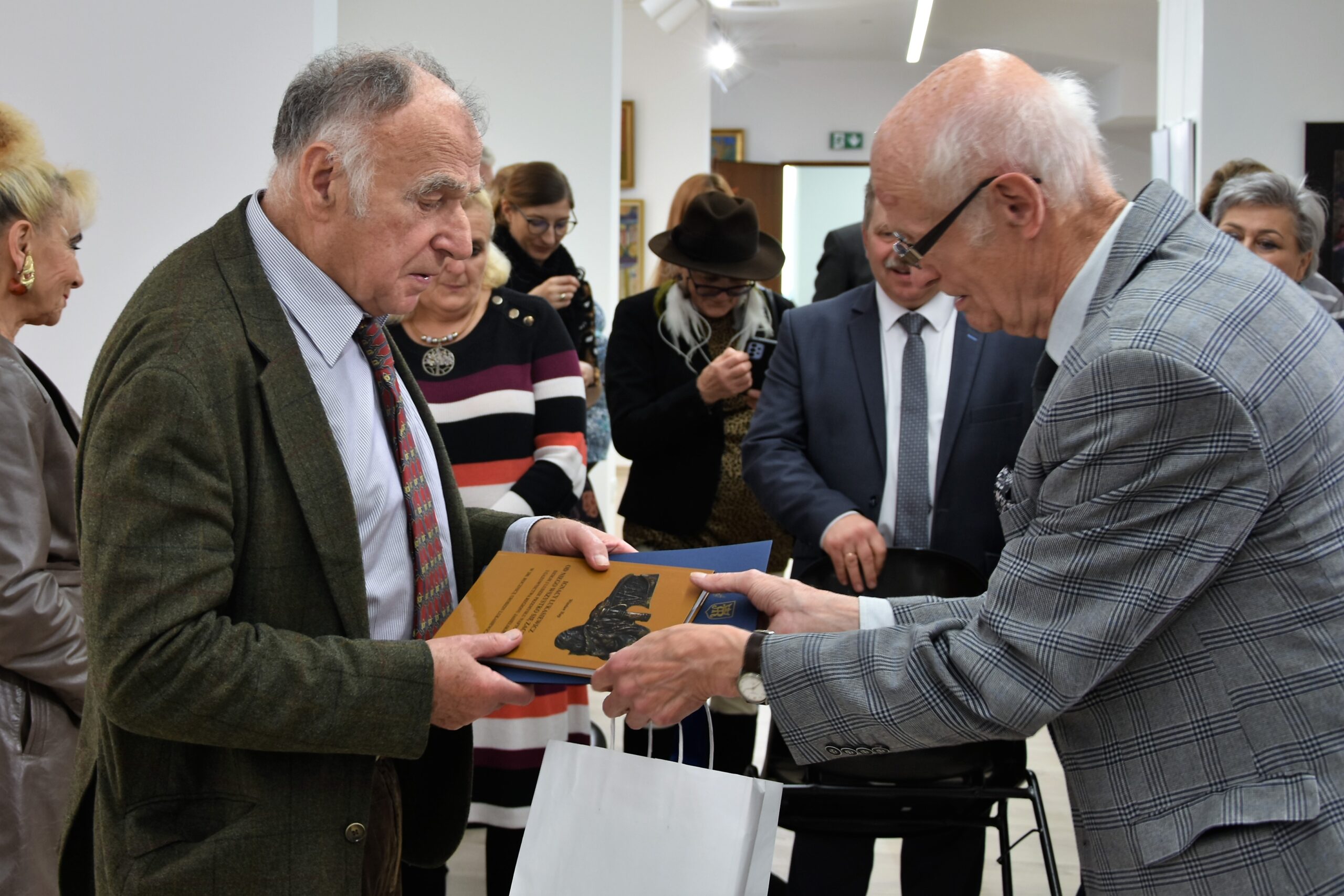 „wezyr merefnebef. polskie badania archeologiczne w sakkarze” - spotkanie z prof. karolem myśliwcem. „wezyr merefnebef. polskie badania archeologiczne w sakkarze” - spotkanie z prof. karolem myśliwcem.