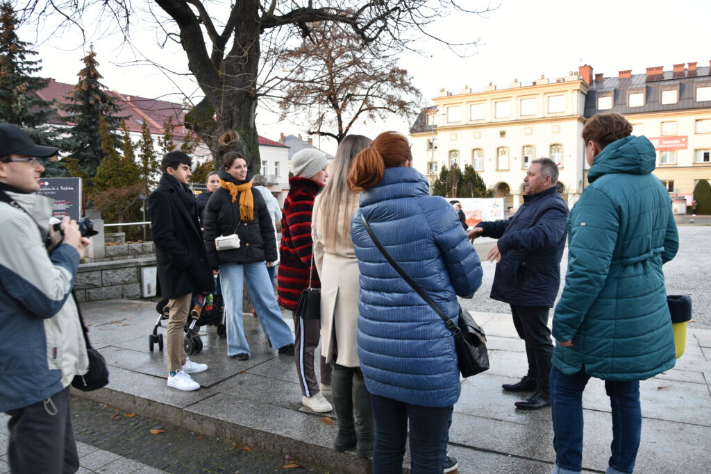 spotkanie integracyjne obywateli ukraińskich przebywających na terenie miasta jasła w muzeum regionalnym w jaśle im. dr. st. kadyiego. 22 listopad 2022.