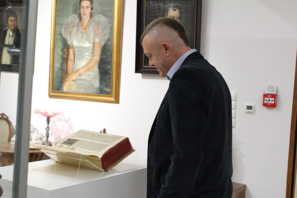 z gabinetu kolekcjonera, wernisaż starodruków po konserwacji