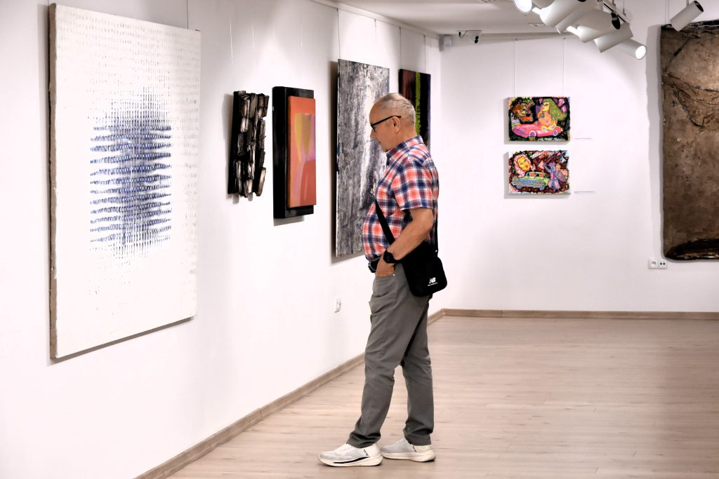 wernisaż wystawy „bez interpretacji” w muzeum regionalnym w jaśle wernisaż wystawy „bez interpretacji” w muzeum regionalnym w jaśle