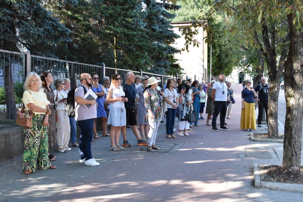 jasielskie wakacyjne spacery z przewodnikiem 26.07.2024 r. jasielskie wakacyjne spacery z przewodnikiem 26.07.2024 r.