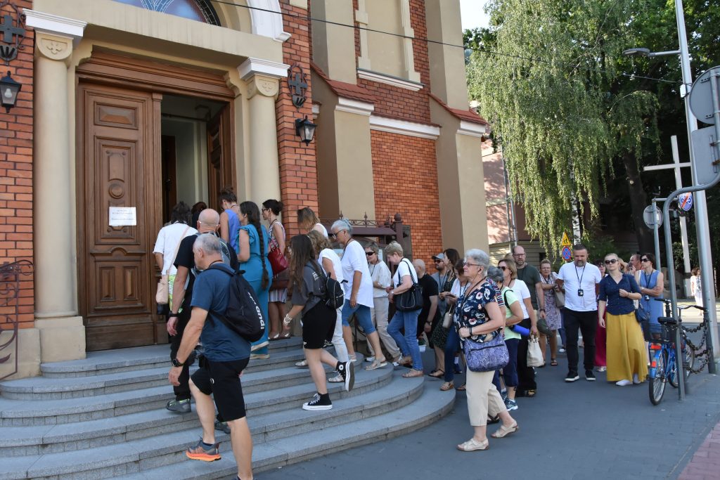 jasielskie wakacyjne spacery z przewodnikiem 26.07.2024 r. jasielskie wakacyjne spacery z przewodnikiem 26.07.2024 r.