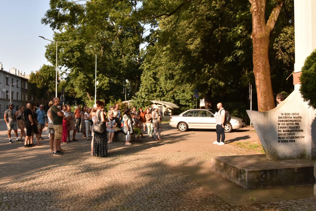jasielskie wakacyjne spacery z przewodnikiem 26.07.2024 r. jasielskie wakacyjne spacery z przewodnikiem 26.07.2024 r.