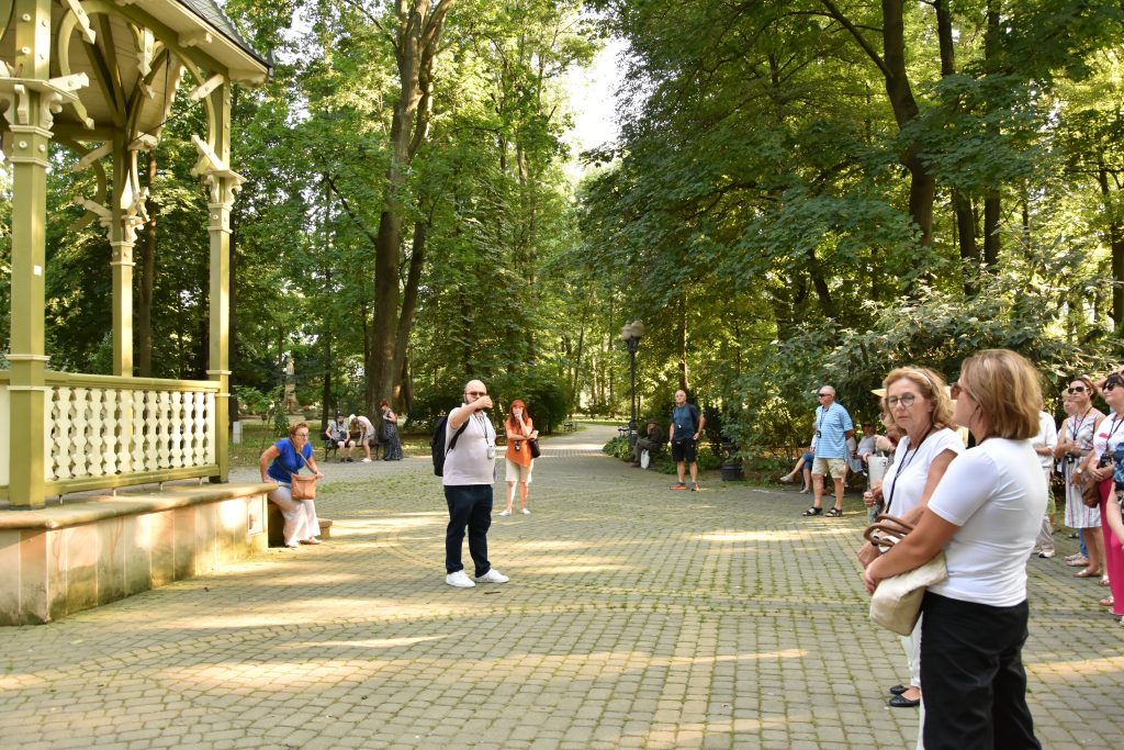 jasielskie wakacyjne spacery z przewodnikiem 26.07.2024 r. jasielskie wakacyjne spacery z przewodnikiem 26.07.2024 r.