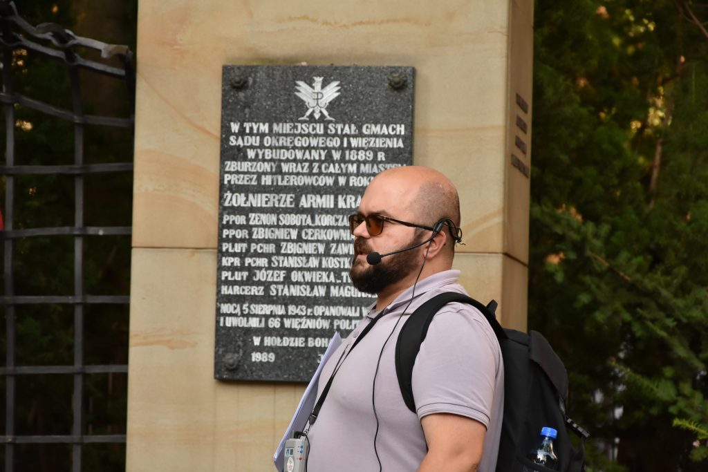 jasielskie wakacyjne spacery z przewodnikiem 26.07.2024 r. jasielskie wakacyjne spacery z przewodnikiem 26.07.2024 r.